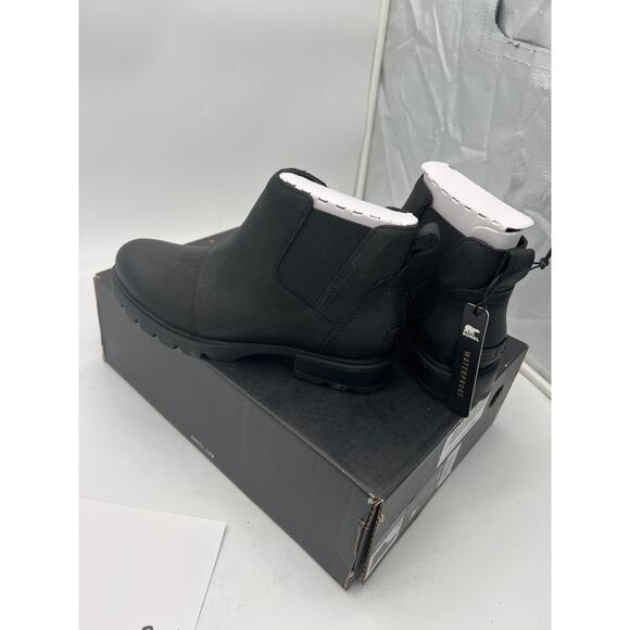 Sorel Emelie lll WP boots. Women 6. Pull on.
B207 - Picture 2 of 16